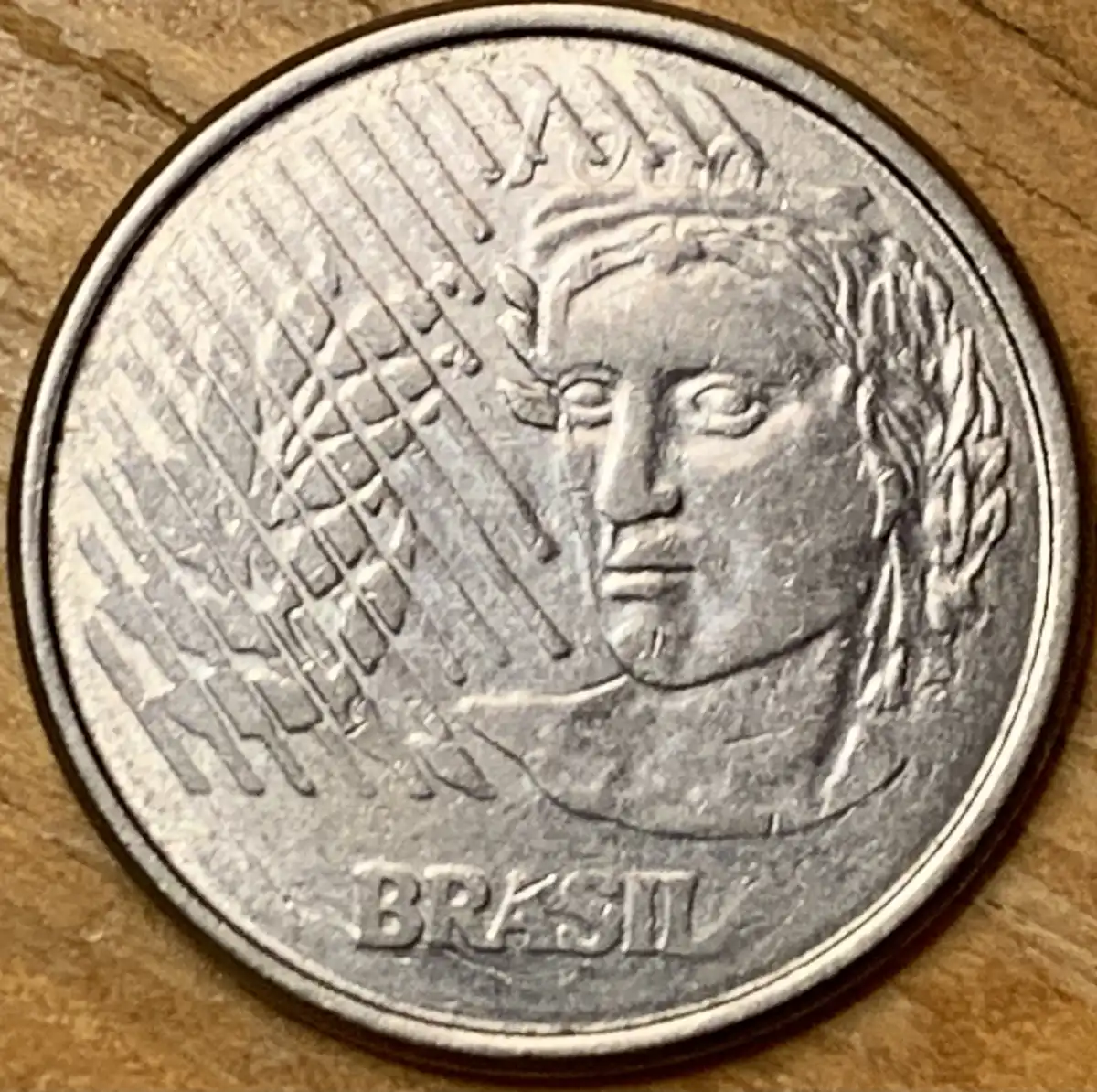 1996-Brazil-10-Centavos-With-Obverse-Inverted-Date-Die-Clash.